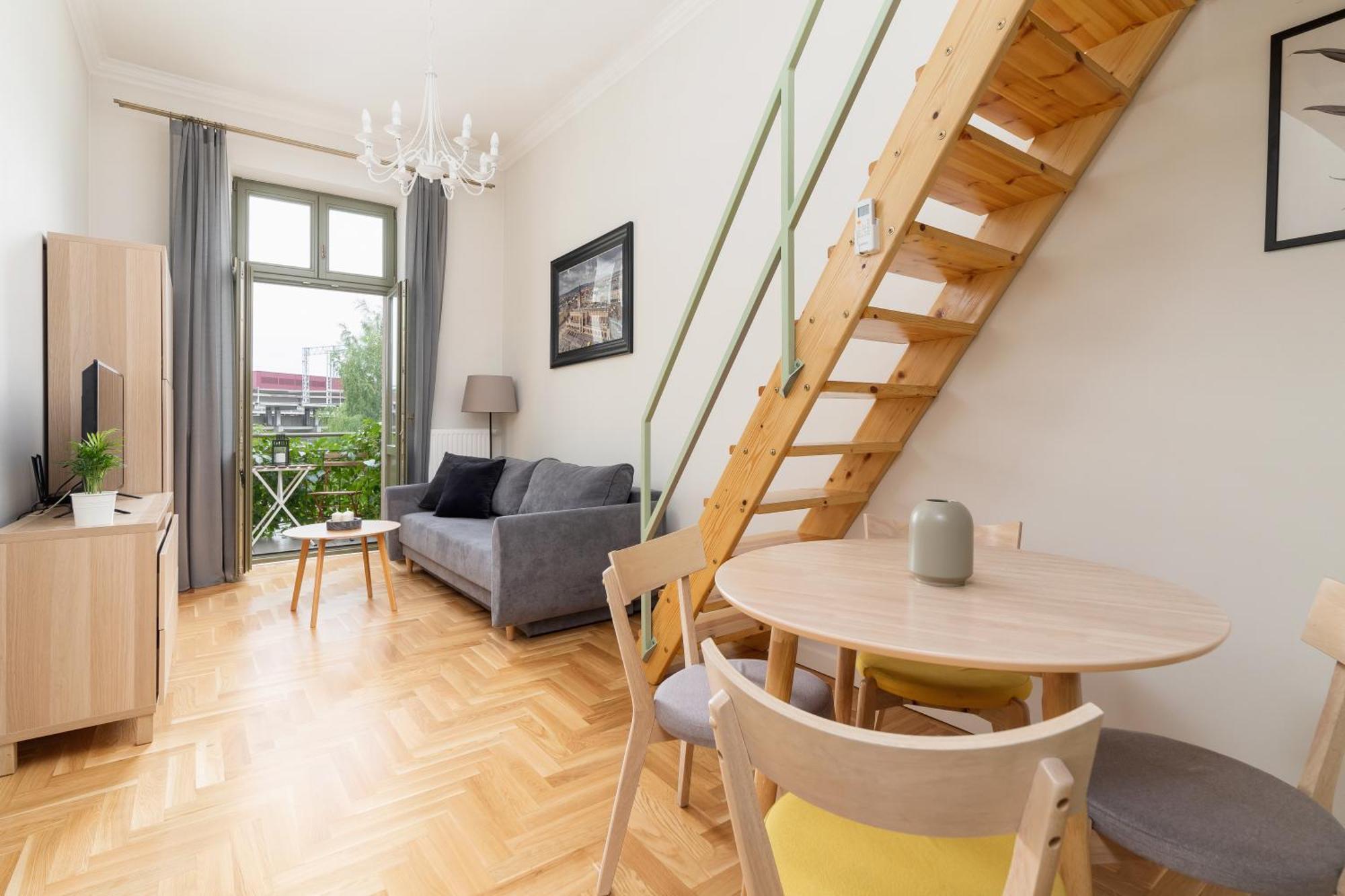 Apartament With Balcony - Dietla 109 Street